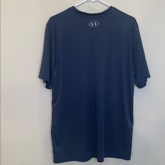 Under Armour Loose V Neck Shirt Size XL - Picture 4 of 5